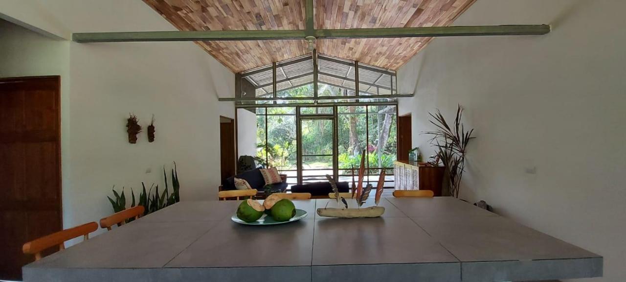 Scarlet House Villa Carate Ngoại thất bức ảnh