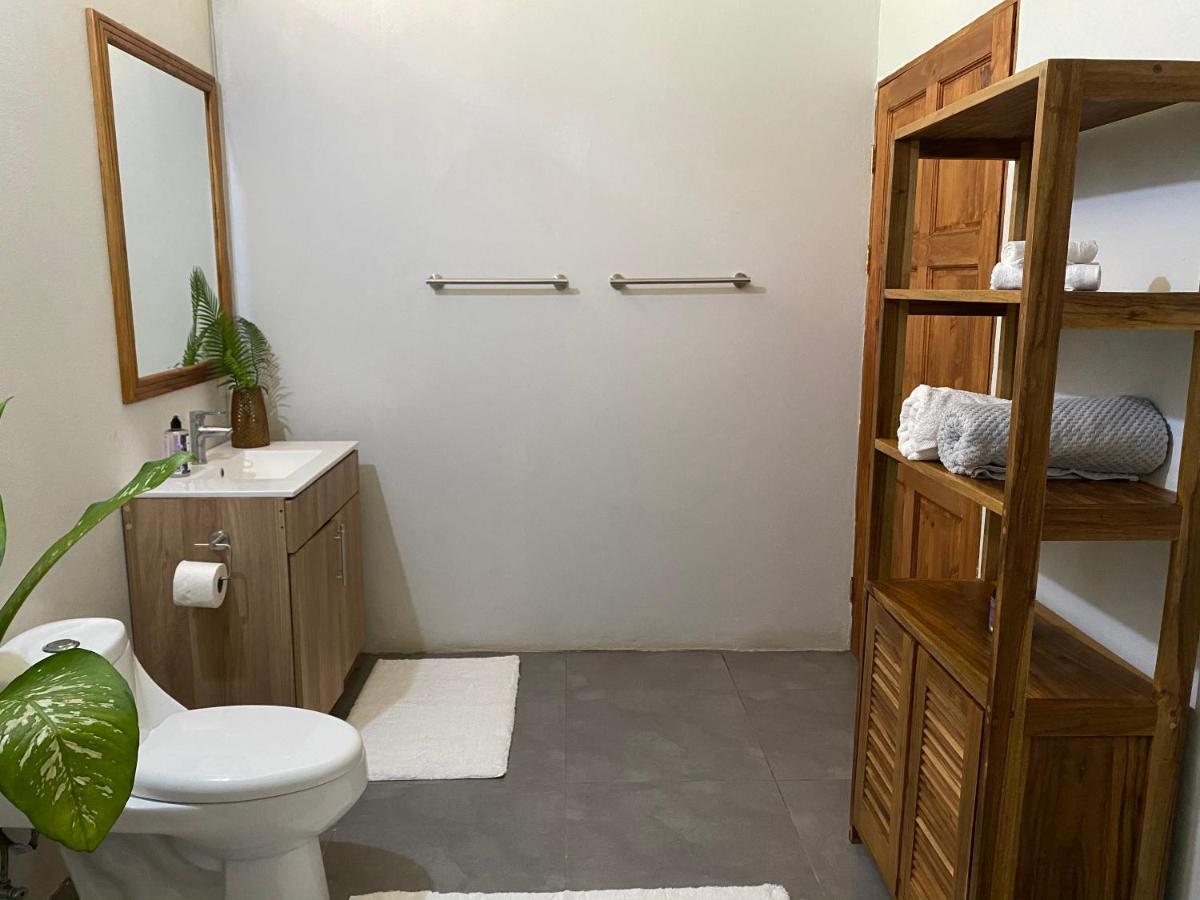 Scarlet House Villa Carate Ngoại thất bức ảnh