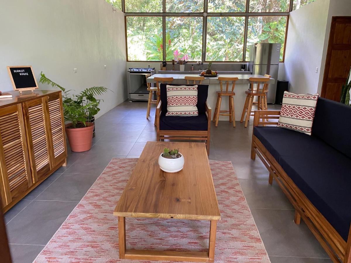 Scarlet House Villa Carate Ngoại thất bức ảnh