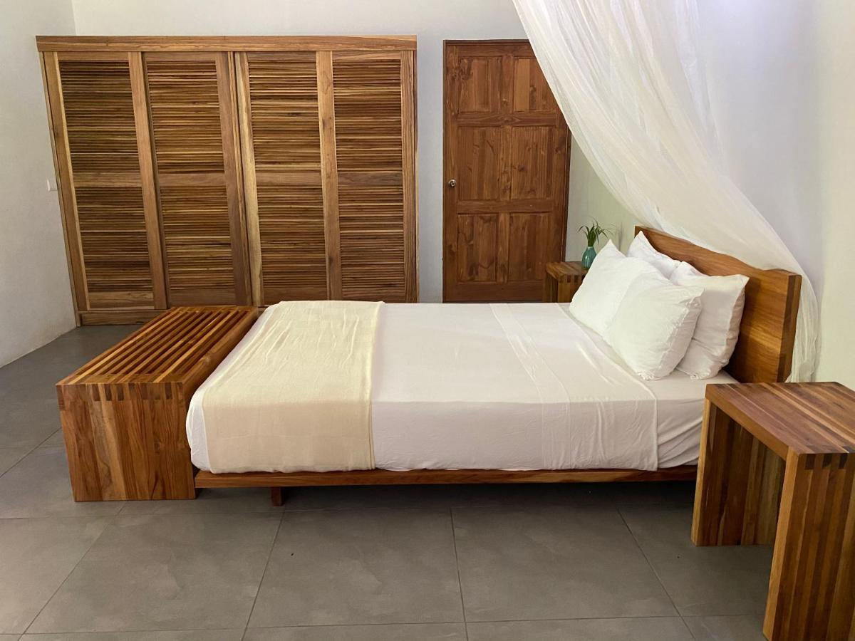 Scarlet House Villa Carate Ngoại thất bức ảnh
