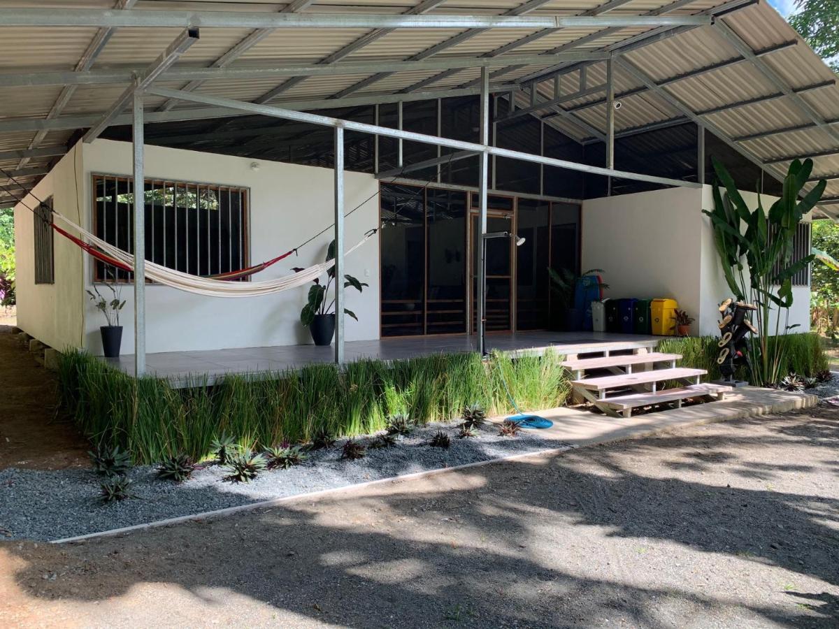 Scarlet House Villa Carate Ngoại thất bức ảnh